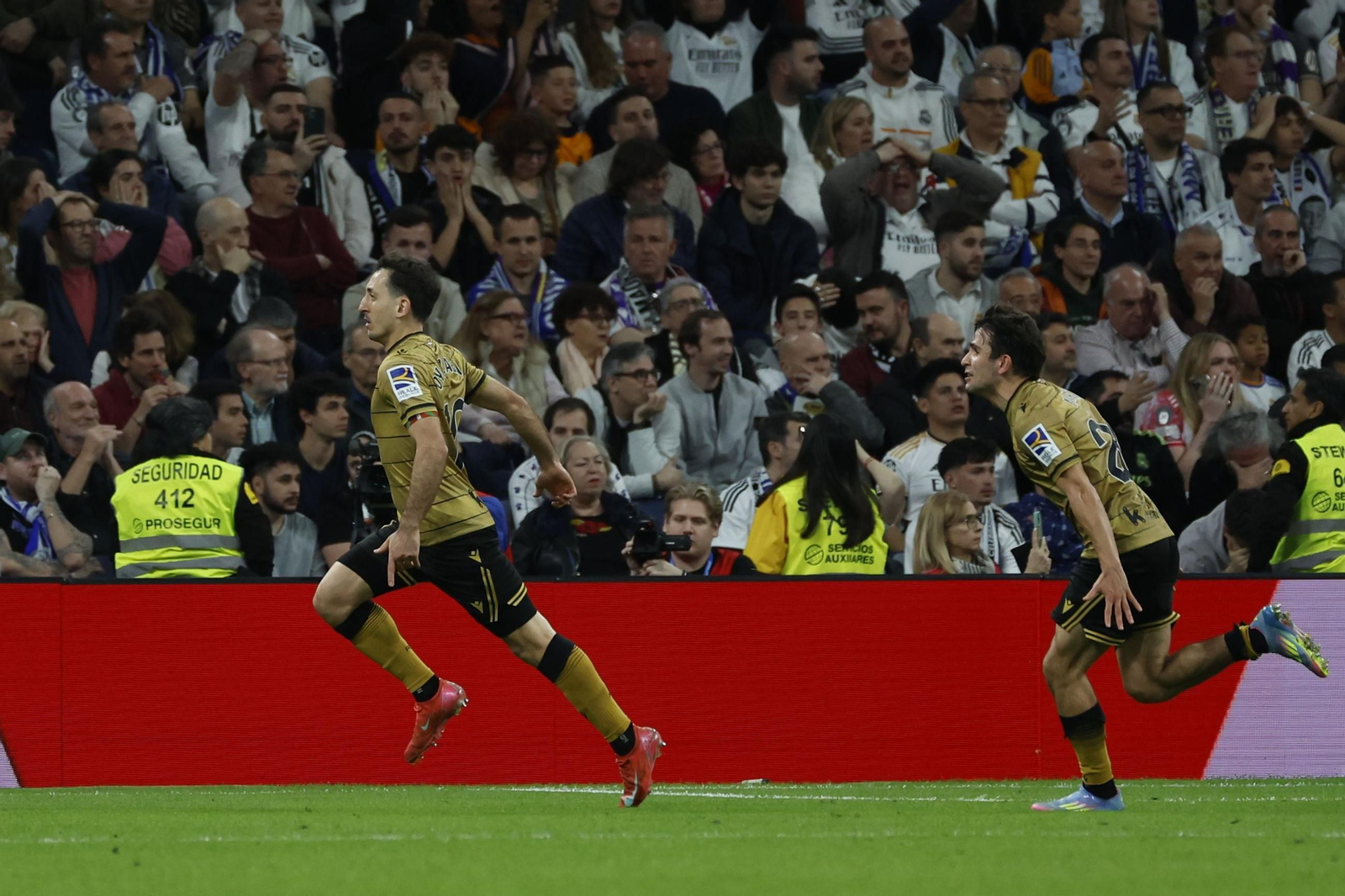 Las fotos del Real Madrid - Real Sociedad camino del Estadio de la Cartuja