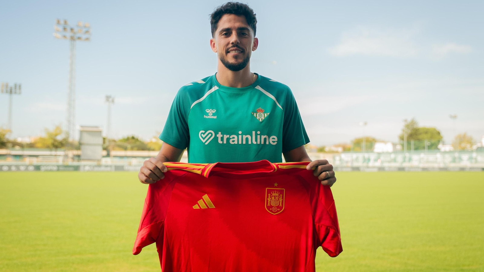 Pablo Fornals con la camiseta de España