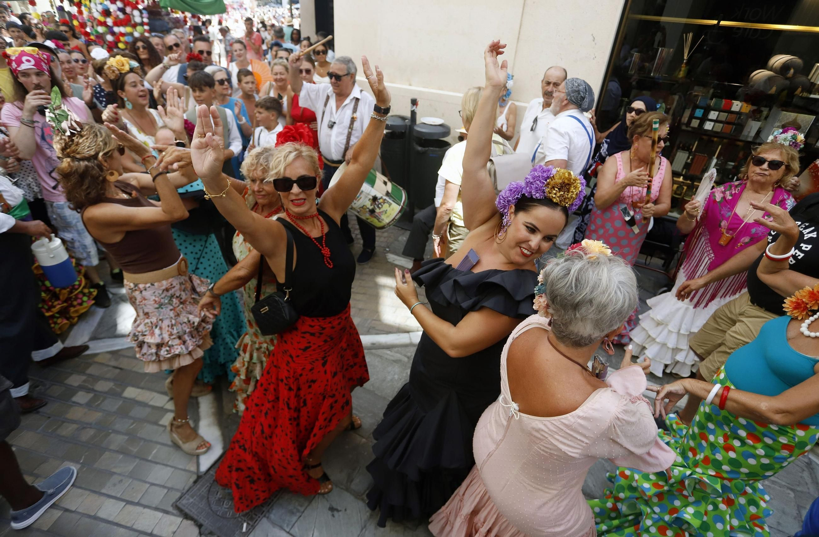 El primer día de Feria del Centro de Málaga, en fotos