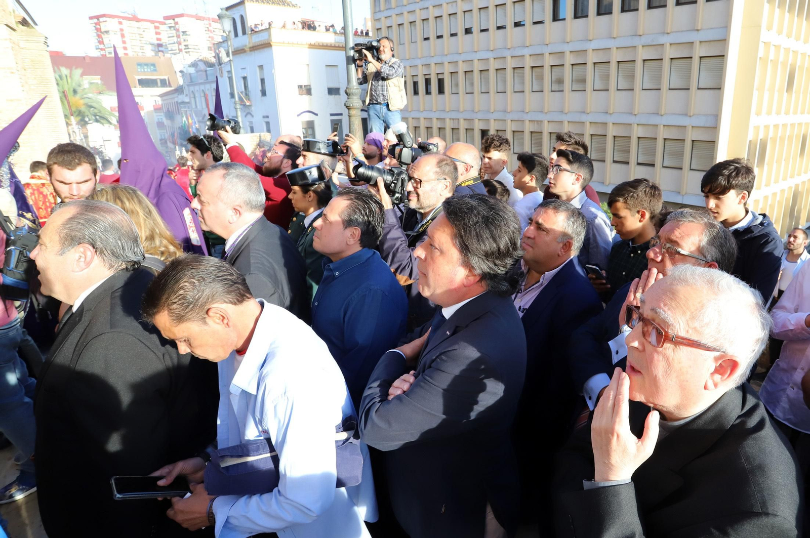 Imágenes de la procesión de Pasión en Huelva