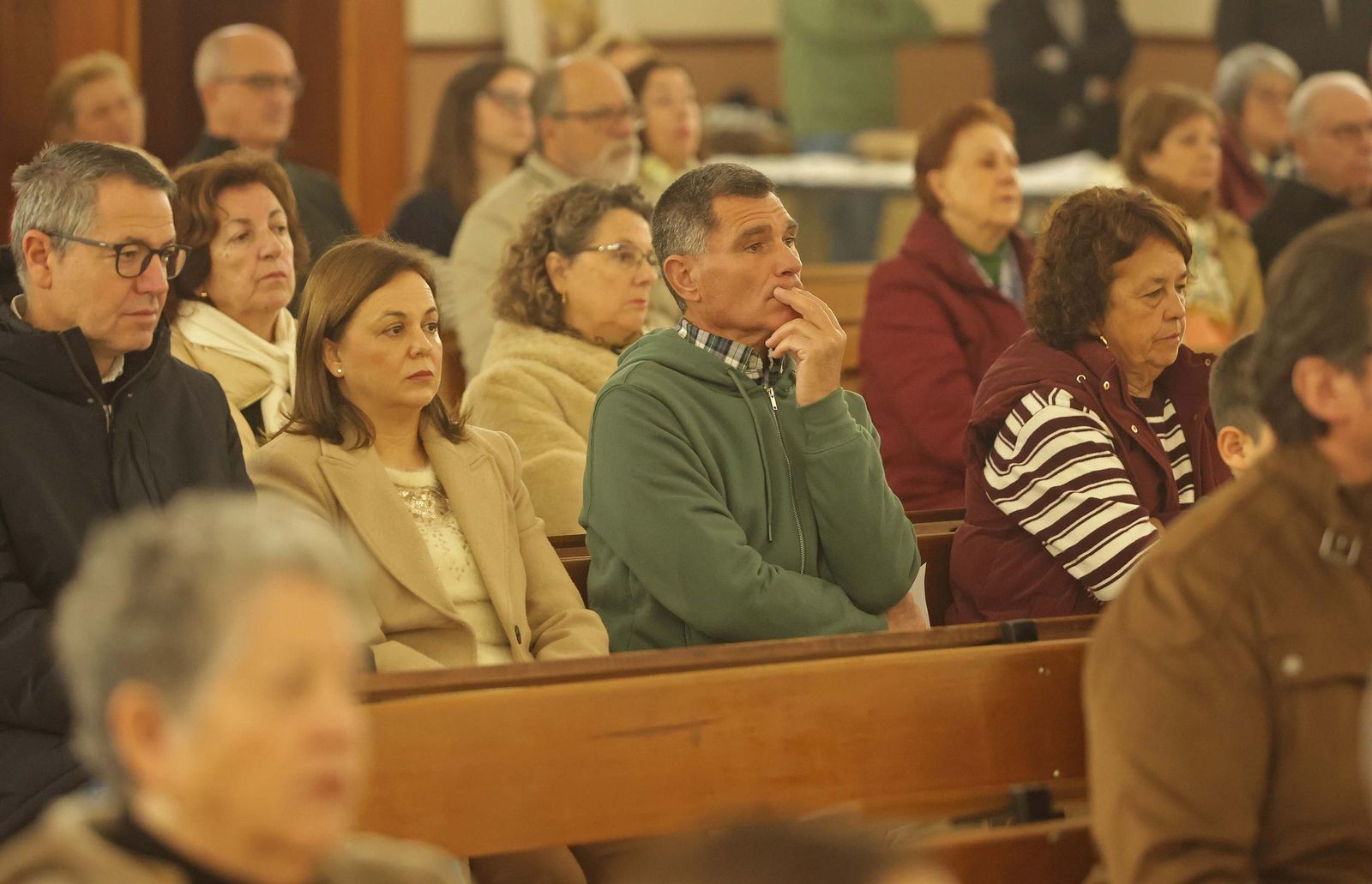 Fotos de la misa conmemorativa de los 50 años de dedicación del padre Pedro a la parroquia y al barrio de La Piñera