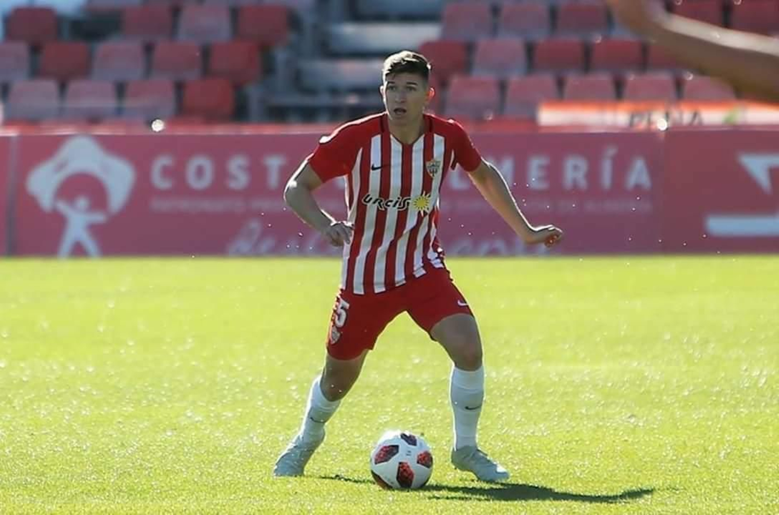 Urri, con la camisola del Almería B