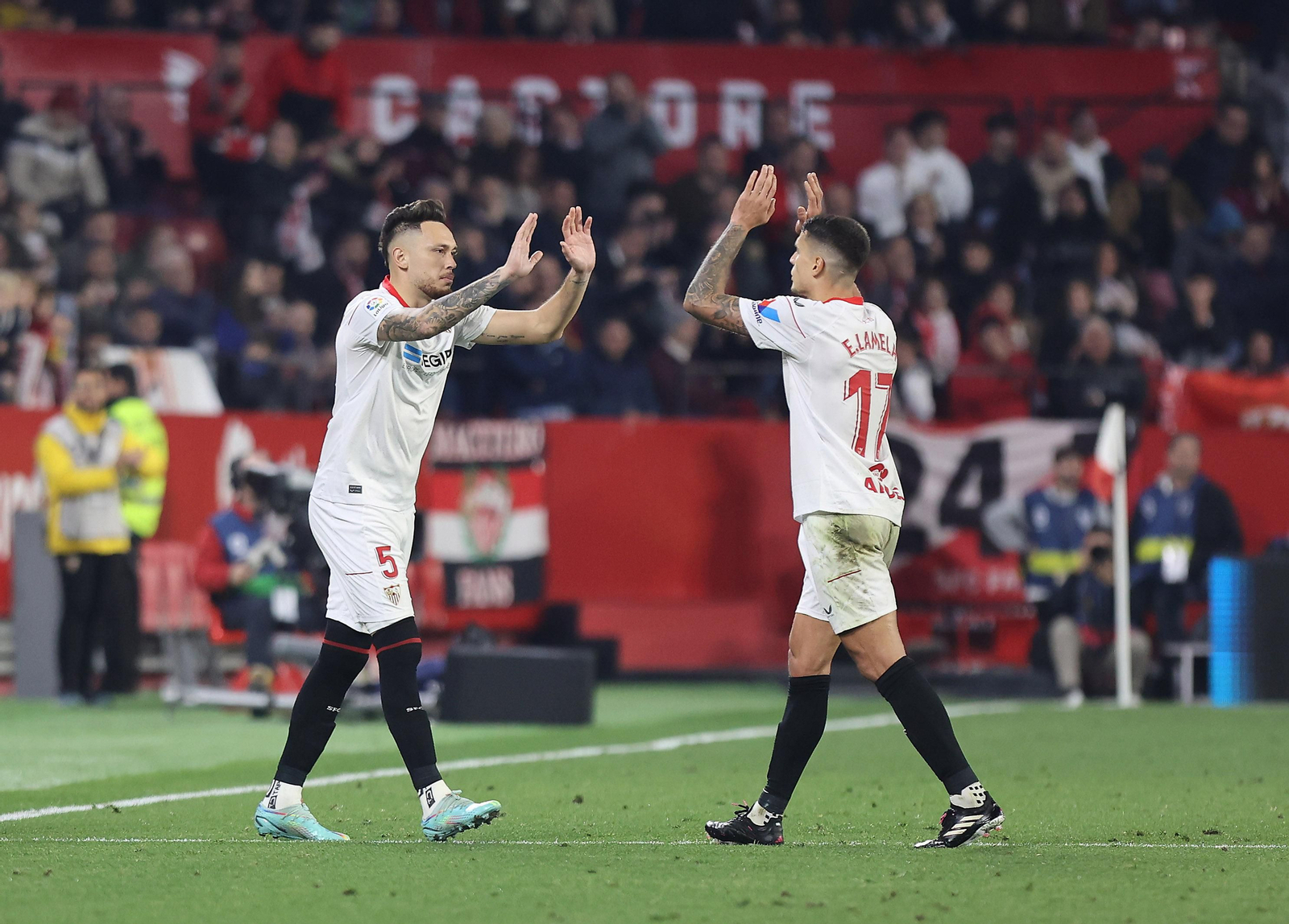 Minuto 74: sale Ocampos, decisivo en 20 minutos, por Lamela, que lo intentó todo y hasta marcó un golazo que fue anulado.