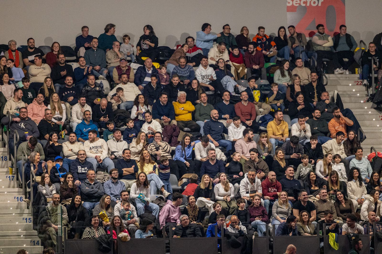 En imágenes: el Olivo Arena vibra con piruetas y motor en estado puro en el Soloflow Freestyle (1)
