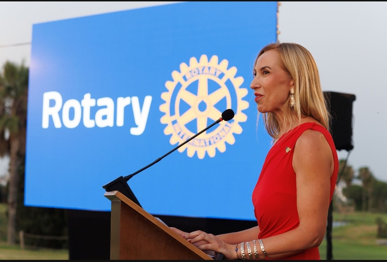 La presidenta del Rotary Club Sevilla Corporate