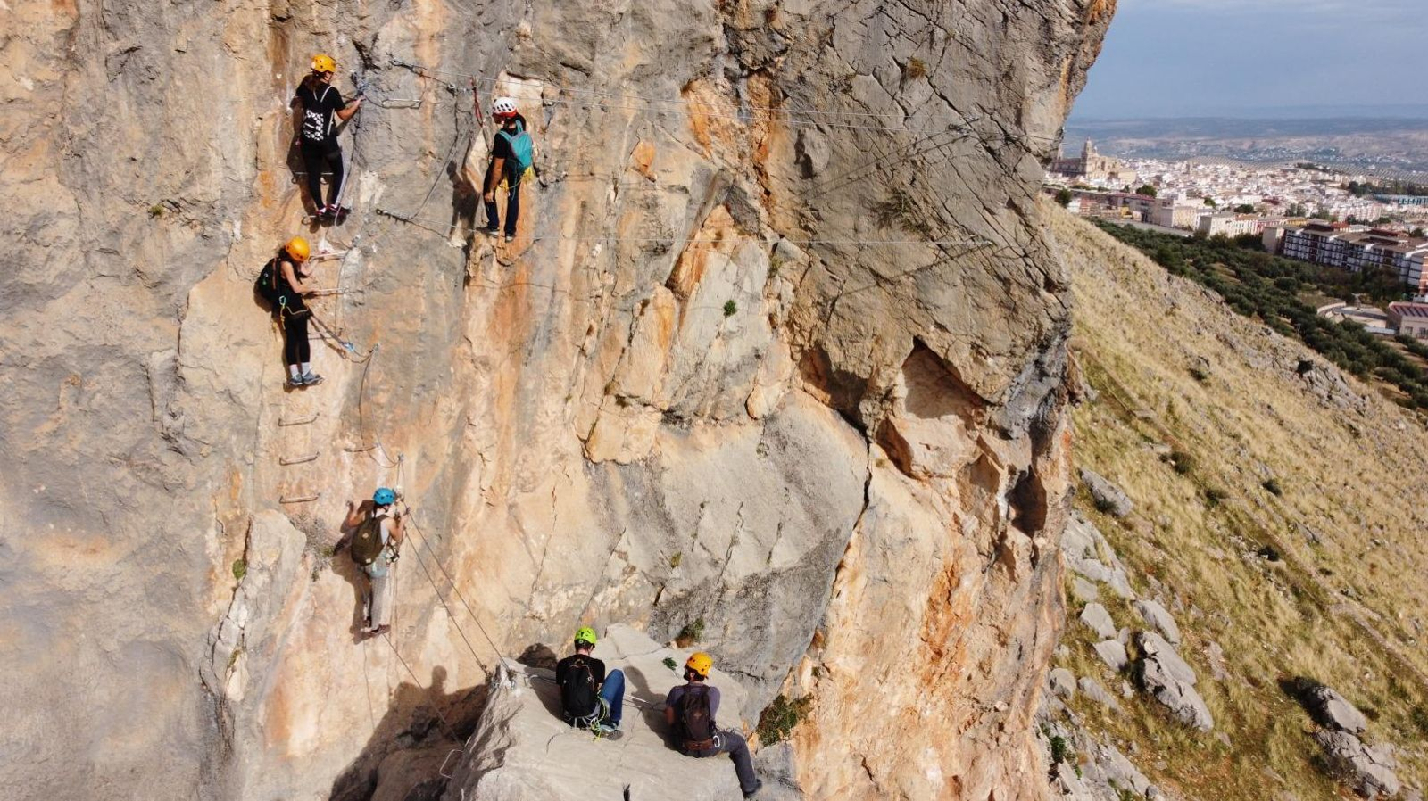 Las inscripciones incluyen, además de seguro y guía especializado, todo el material necesario.