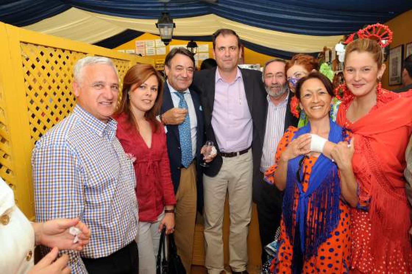 Domingo Mateo; Ana María Lirio, alcaldesa de Guadalcacín; José María García, de Aurantia; Arsenio Cordero, alcalde de Alcalá de los Gazules; Francisco Lebrero, delegado municipal de Fomento; Miriam Alconchel, de Participación; Ainhoa Gil, de Deportes; y Charo Cano, secretaria del PSOE

Foto: Manuel Aranda