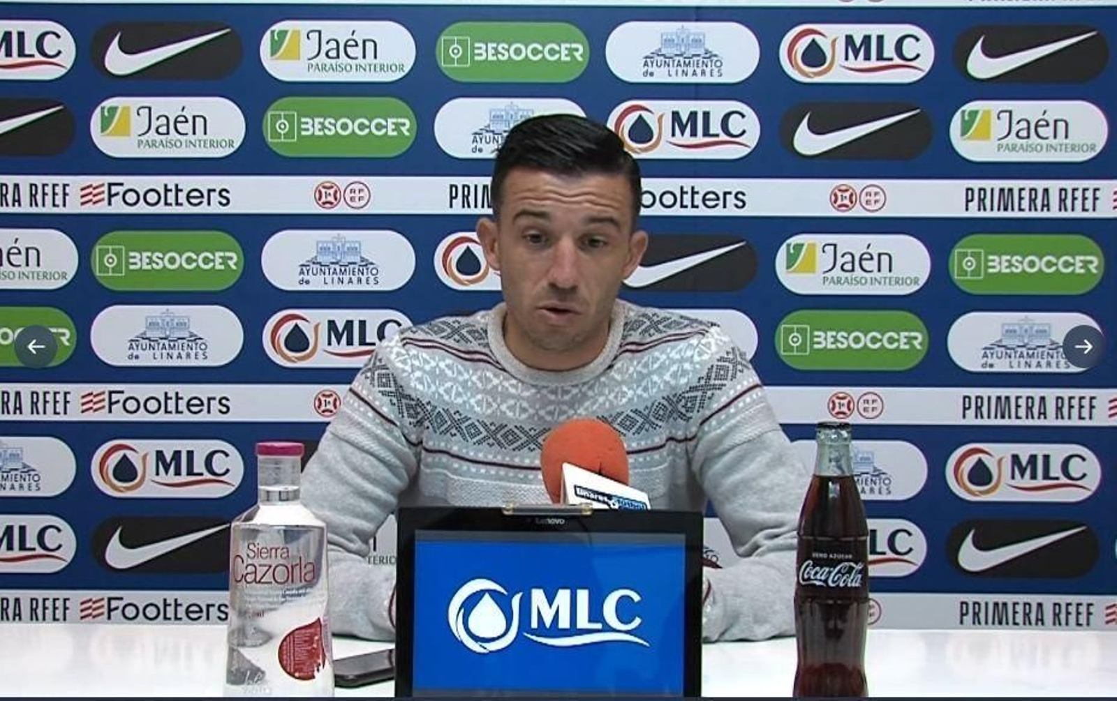 El delantero del Linares Hugo Díaz, durante su rueda de prensa