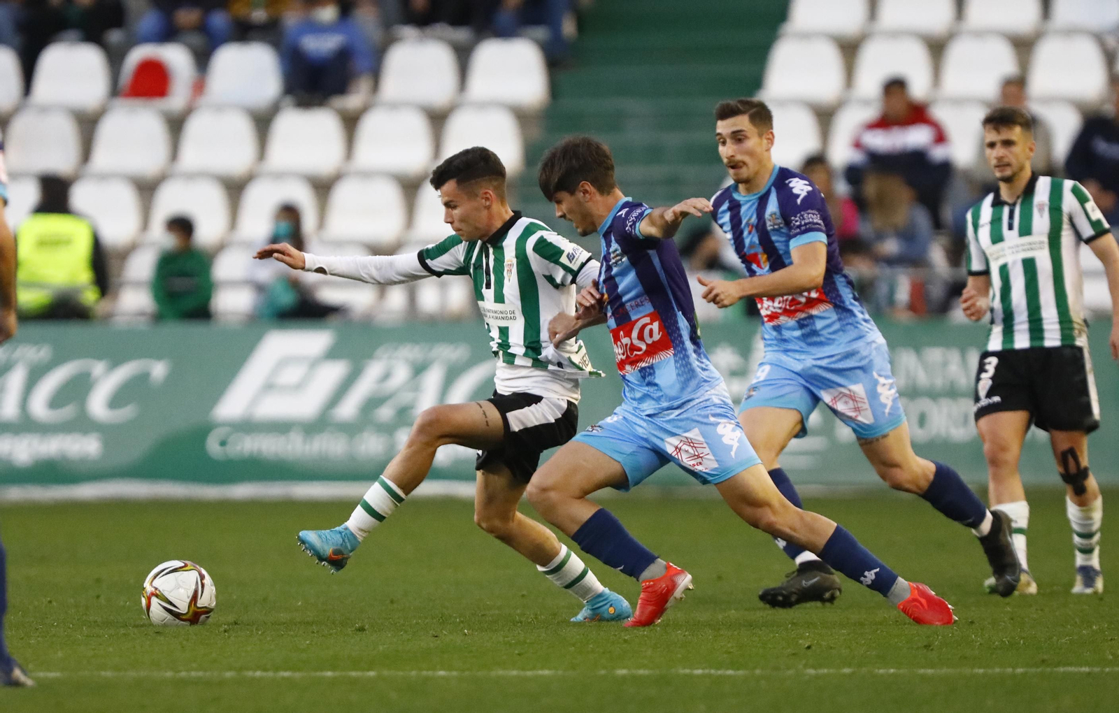 Las imágenes de la victoria del Córdoba CF ante el CD Coria