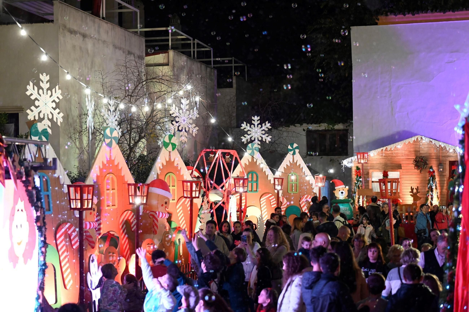 El poblado navideño del cine Fuenseca de Córdoba, en imágenes