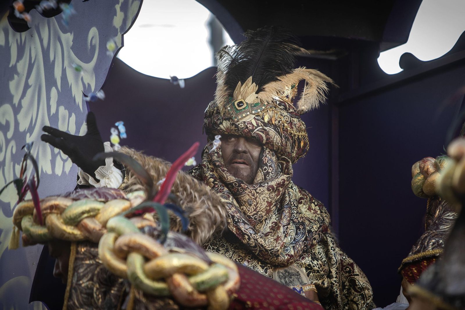 El Rey Baltasar (Juan Gómez) en la Cabalgata de Reyes de 2019 en San Fernando