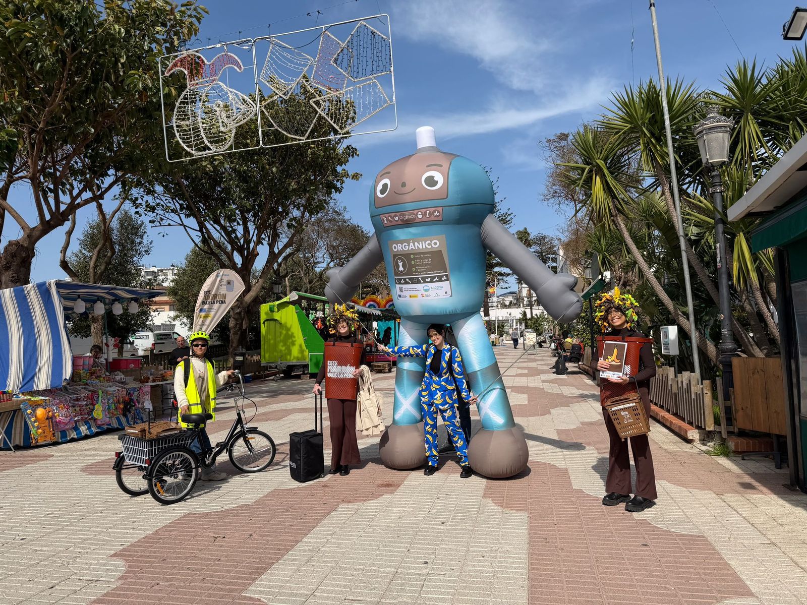 La campaña de la Mancomunidad y Arcgisa para el uso del contenedor marrón llega a Tarifa