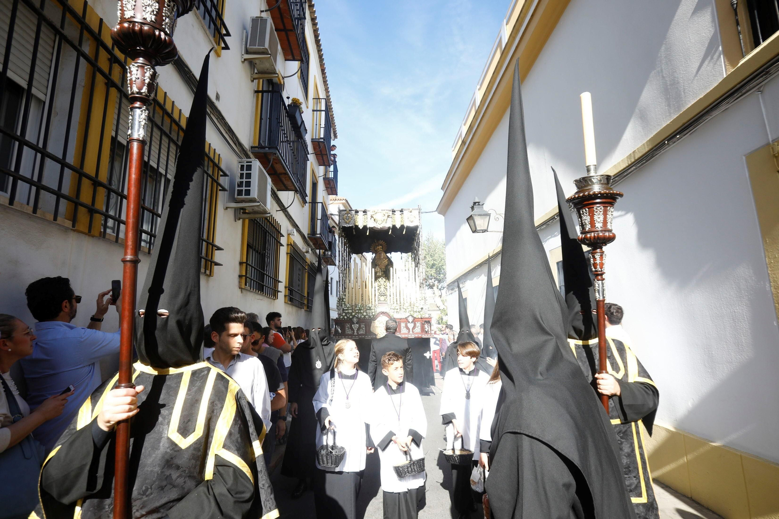 Jueves Santo en Córdoba: la procesión del Nazareno, en imágenes