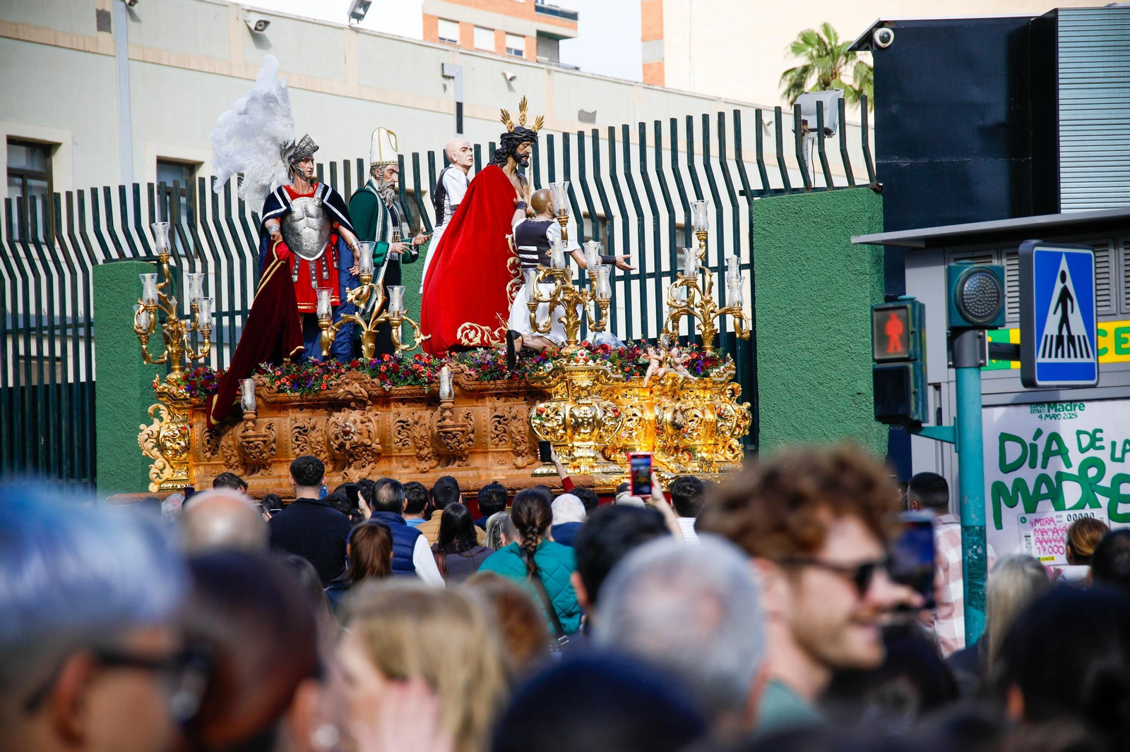 Coronación en la Semana Santa de Almería 2025