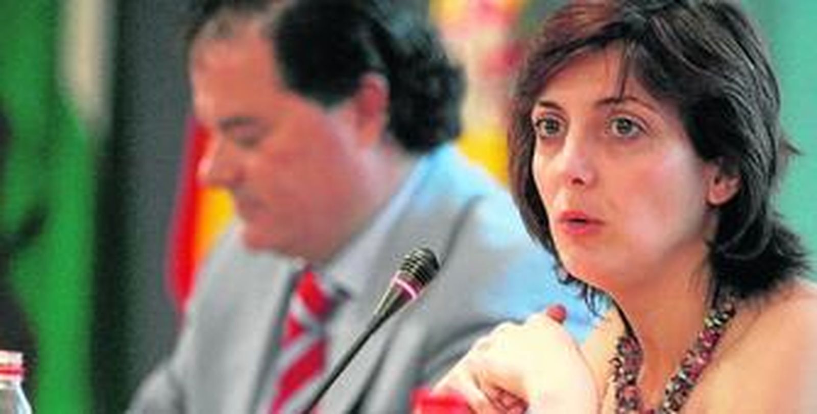 La escritora y empresaria Espido Freire, durante su intervención ayer en la Universidad de Cádiz.