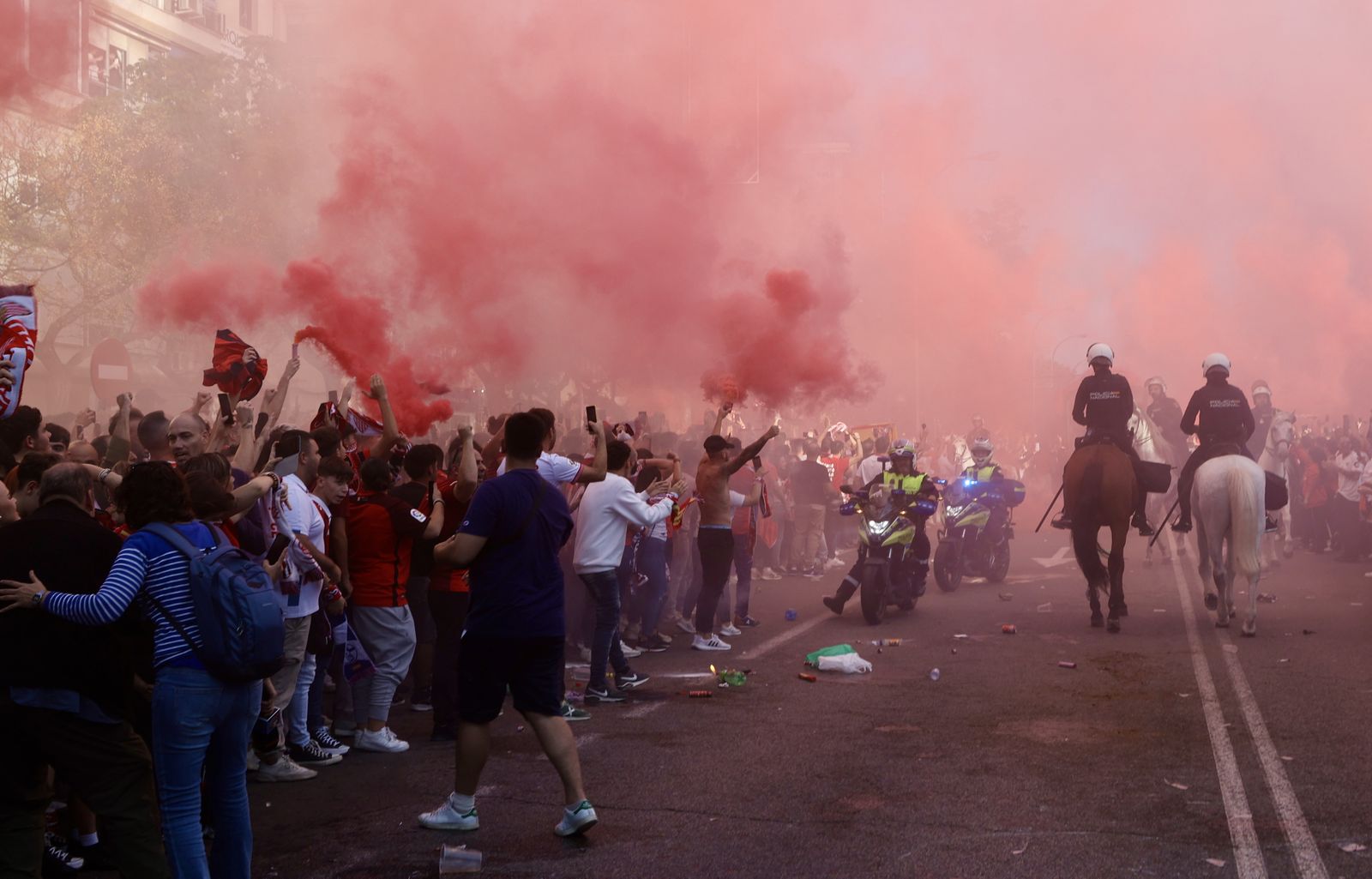 Llegada del Sevilla al Pizjuán