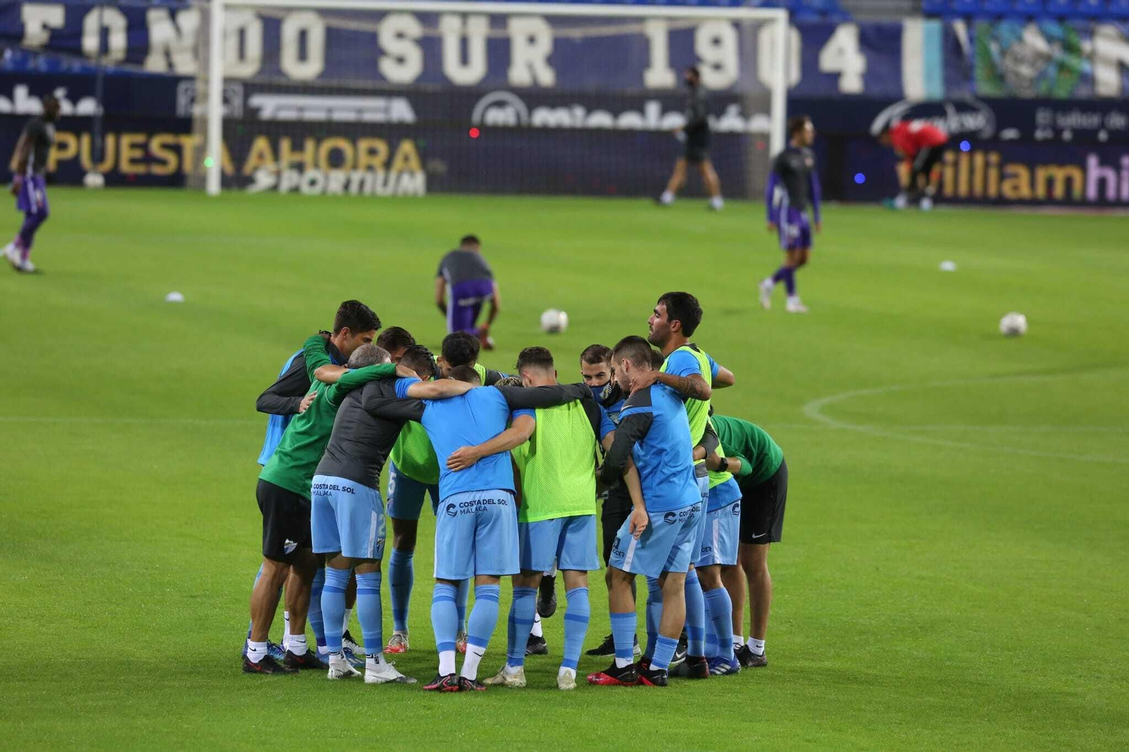 El equipo hace piña antes de un partido.