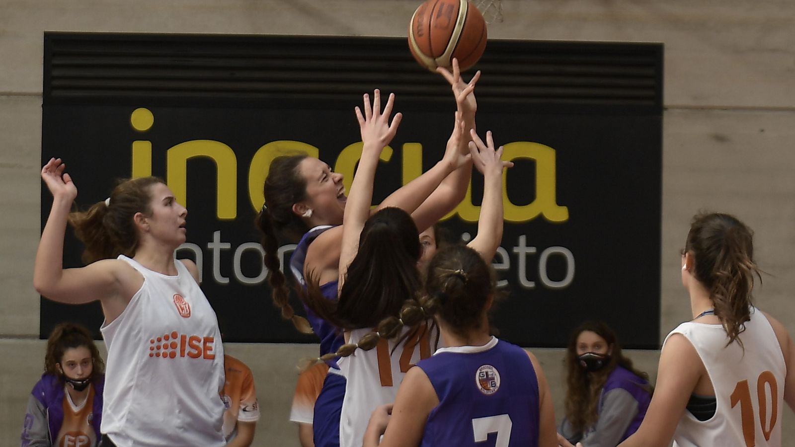 El GMASB de Antonio Gómez Nieto venció a domicilio al CB Roquetas.