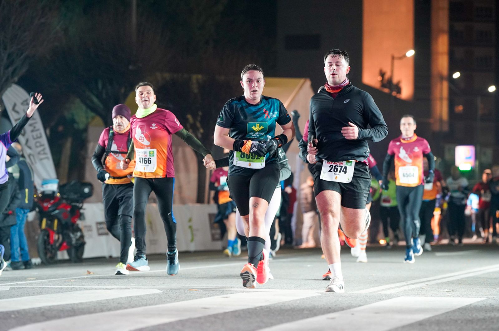 En imágenes: búscate en tu llegada a meta de la Carrera de San Antón 2026 (18)