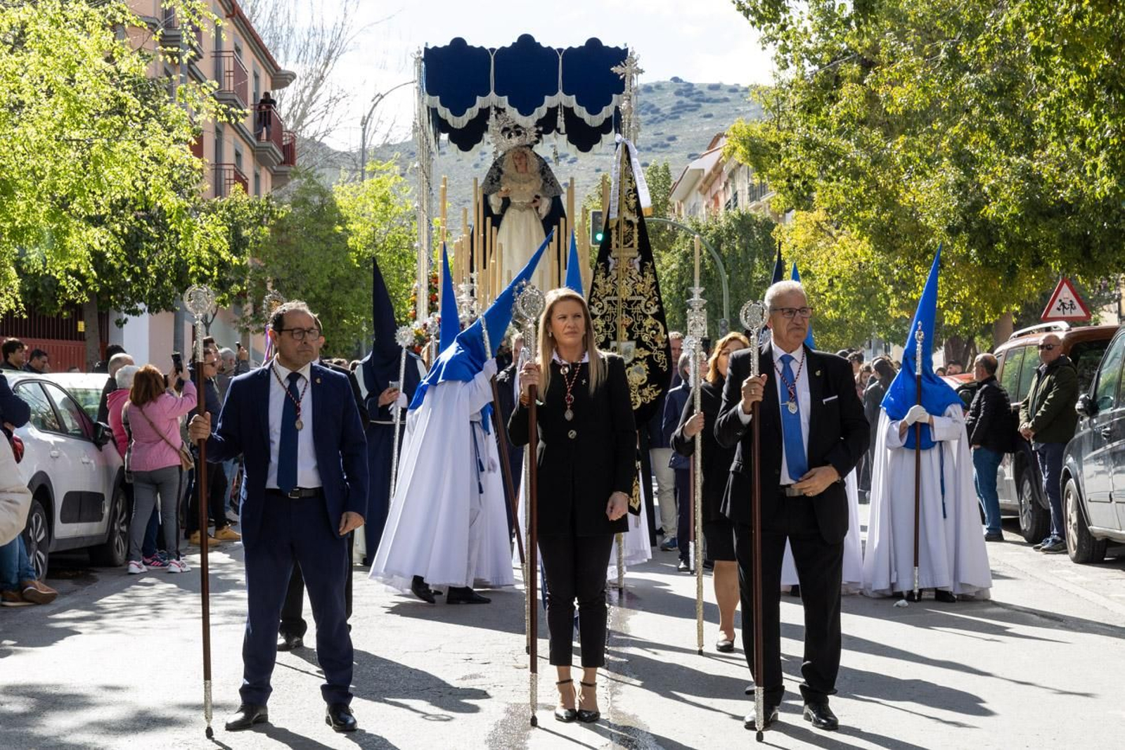La temida lluvia impide el desarrollo normal de este Martes Santo