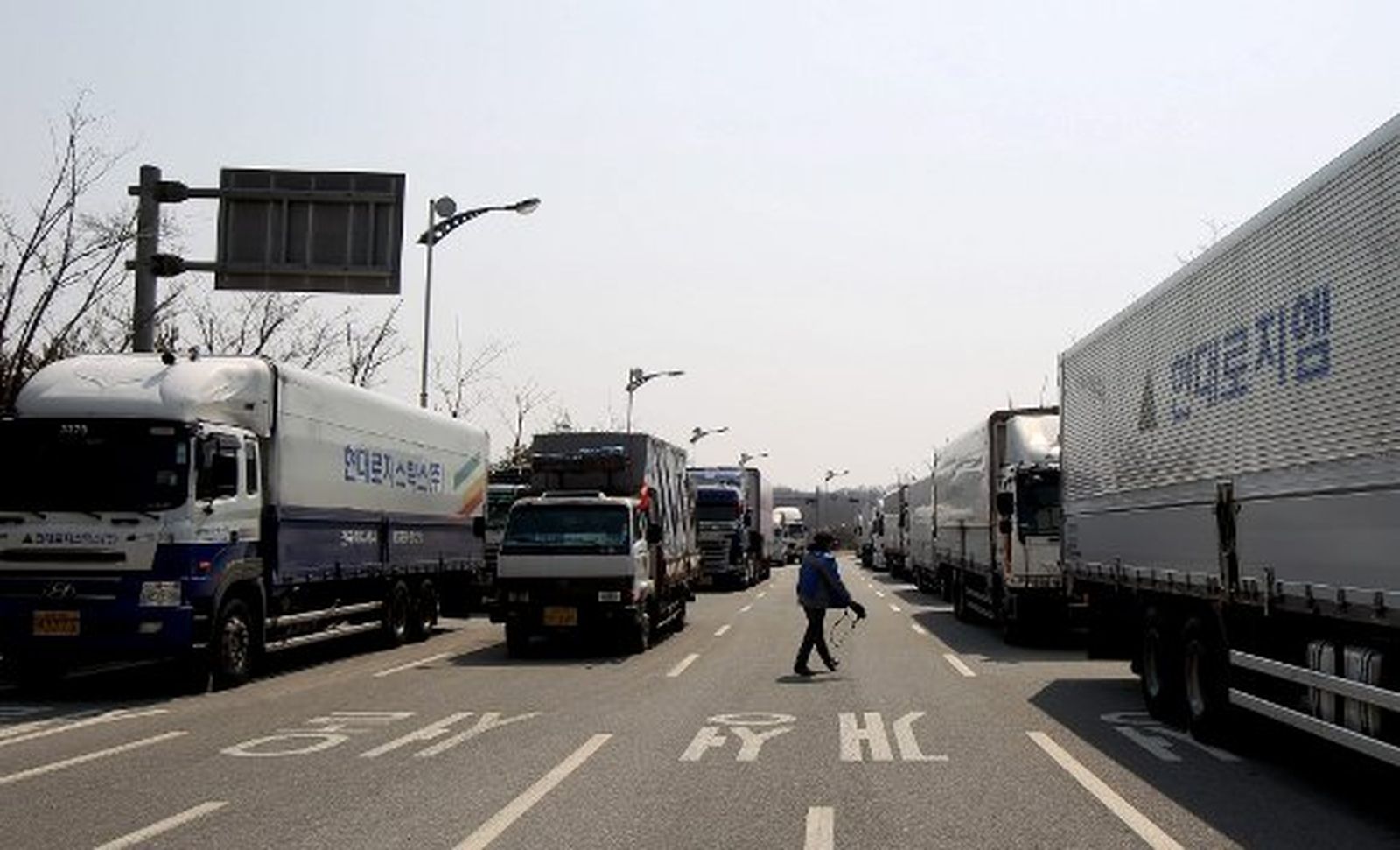 Seúl no descarta usar la fuerza tras el bloqueo de Pyongyang al paso de trabajadores surcoreanos