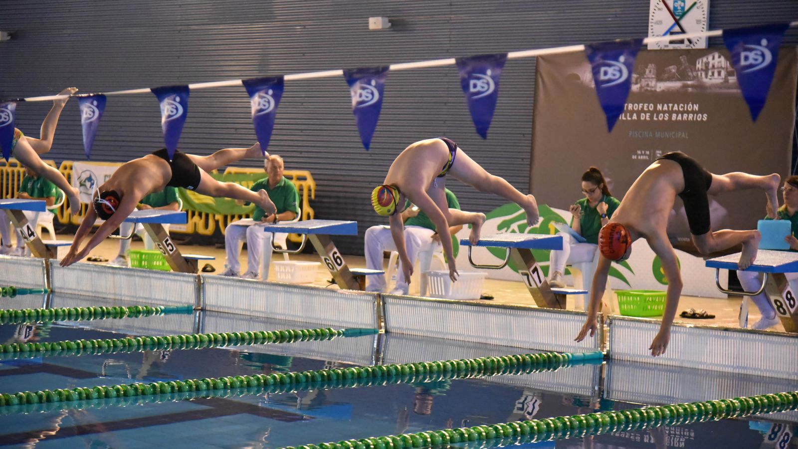 Las fotos de la primera jornada del IV Trofeo Natación ‘Villa de Los Barrios’