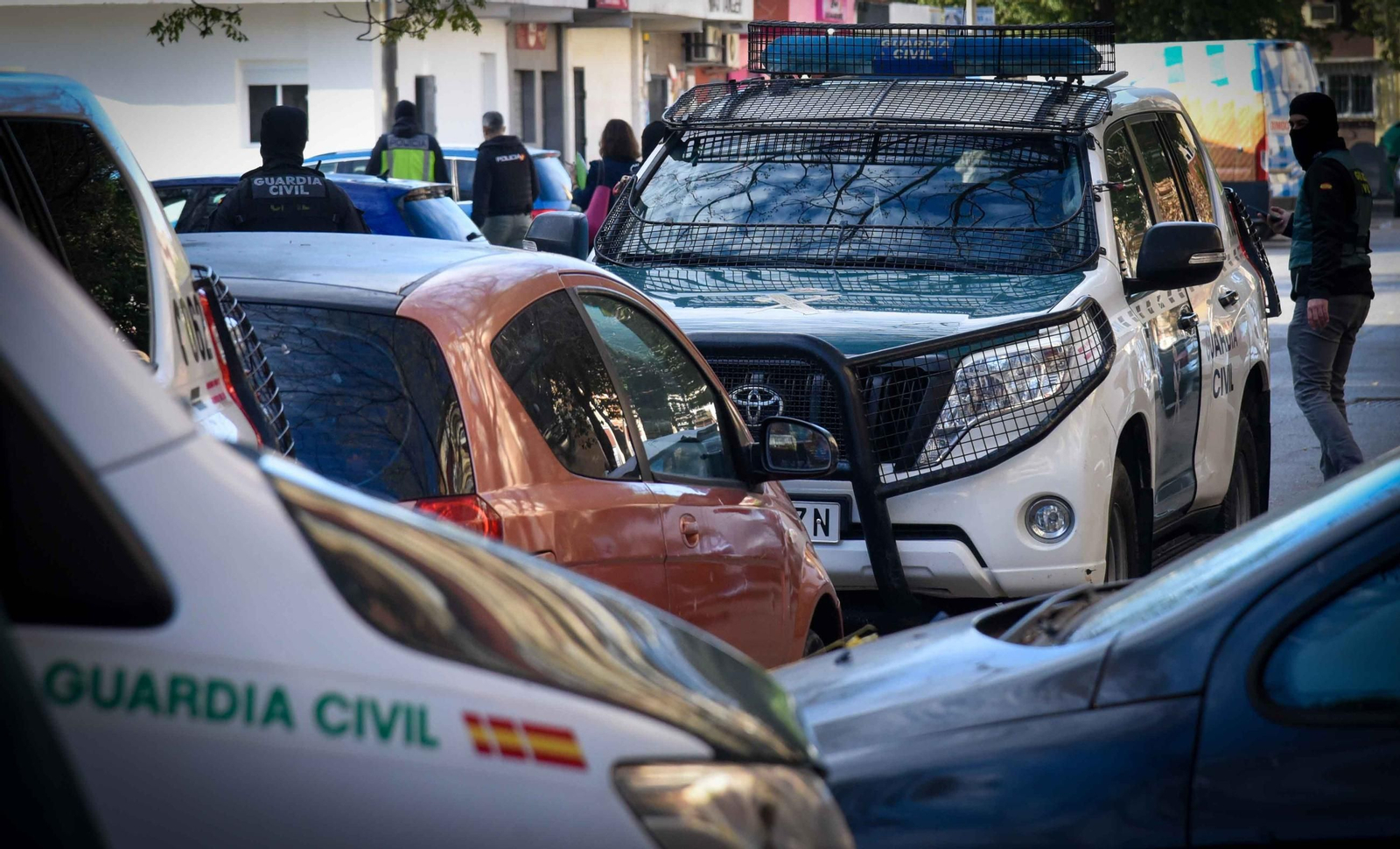 Las imágenes de la operación policial en las Tres Mil Viviendas