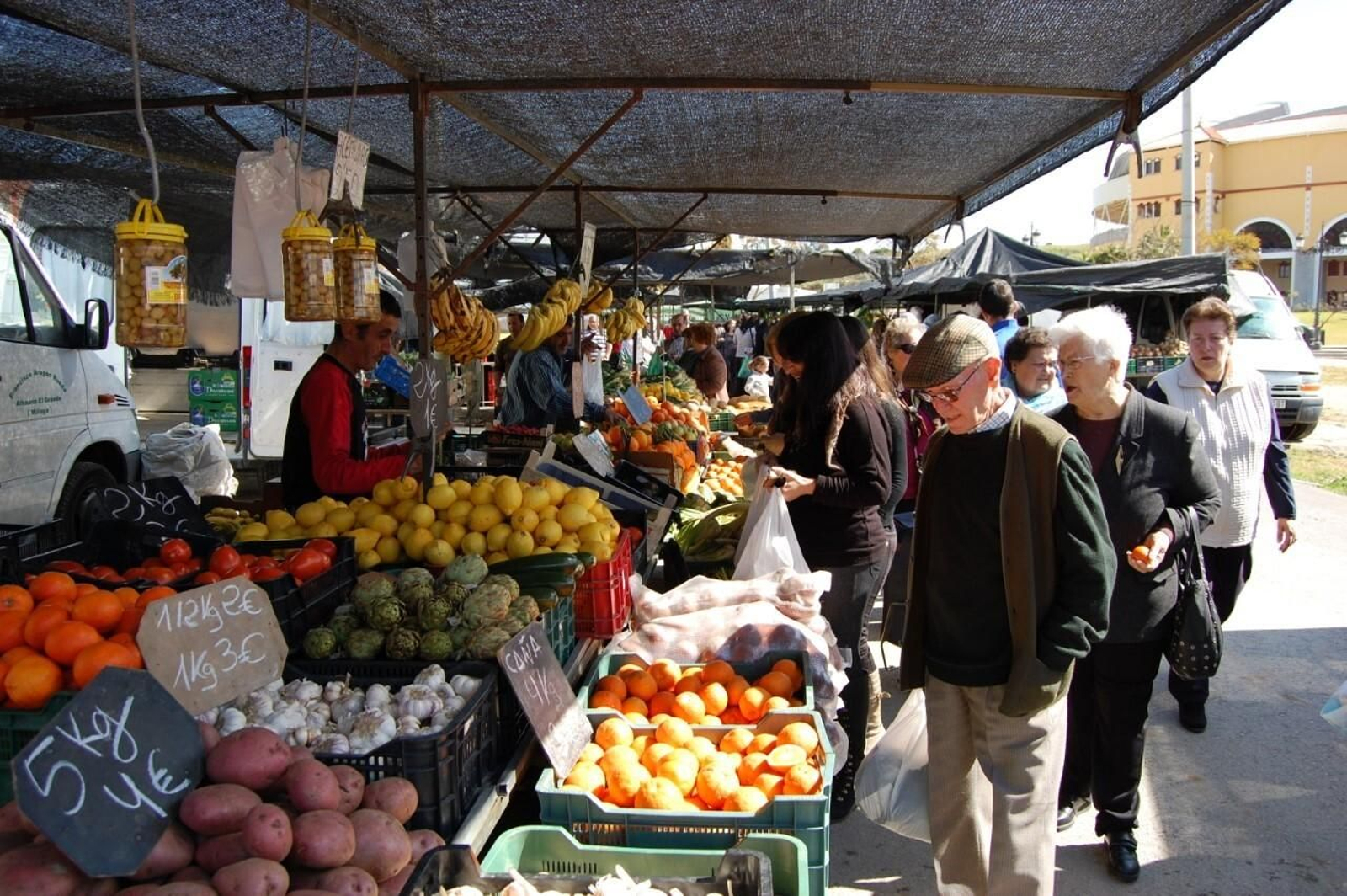 El mercadillo de Los Barrios, antes de la crisis del virus.