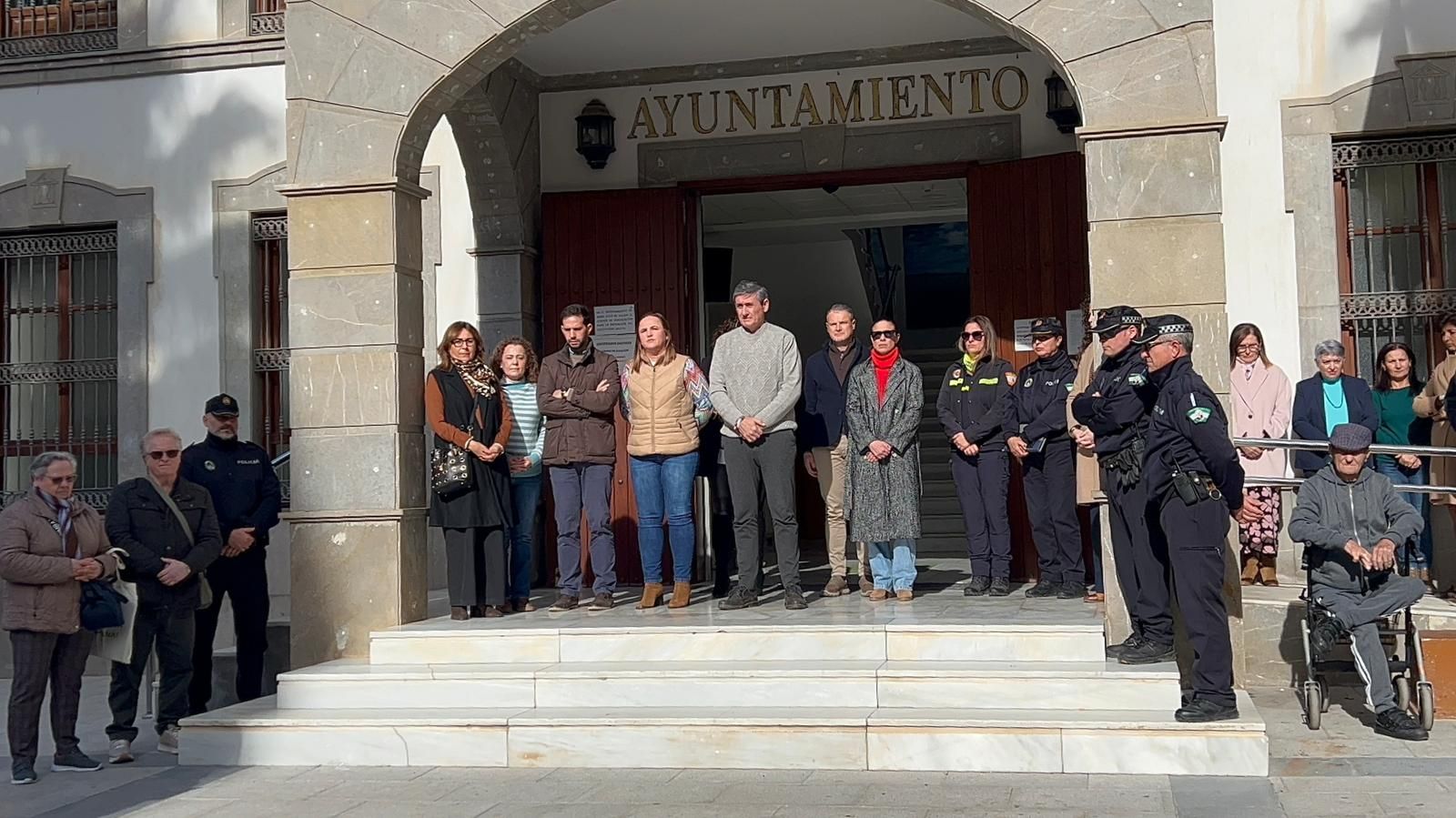 Minuto de silencio en Adra.