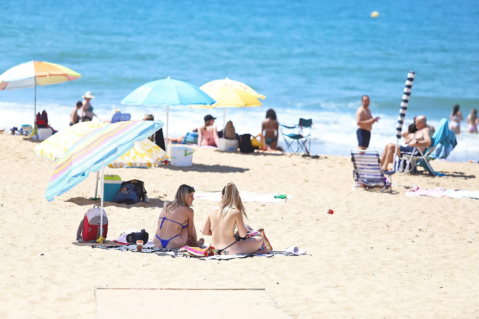 Las playas de Huelva se llenan en el 1 de mayo