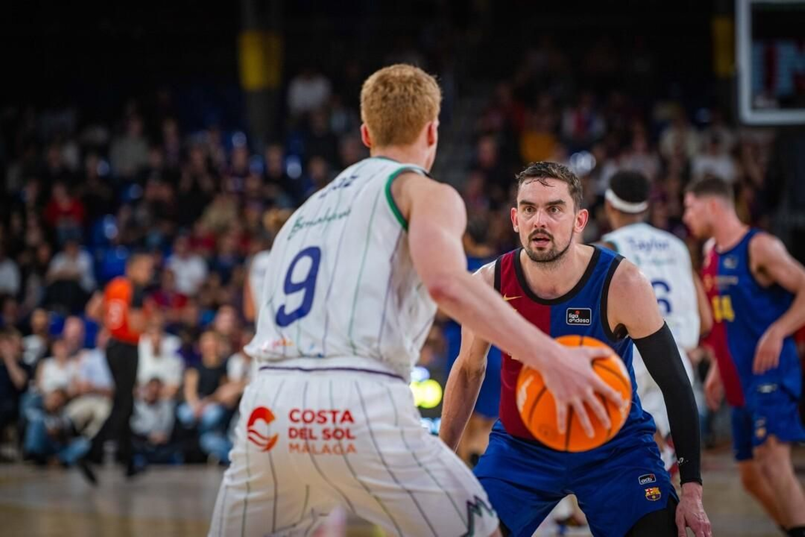 Alberto ante Satoransky en un partido de esta temporada.