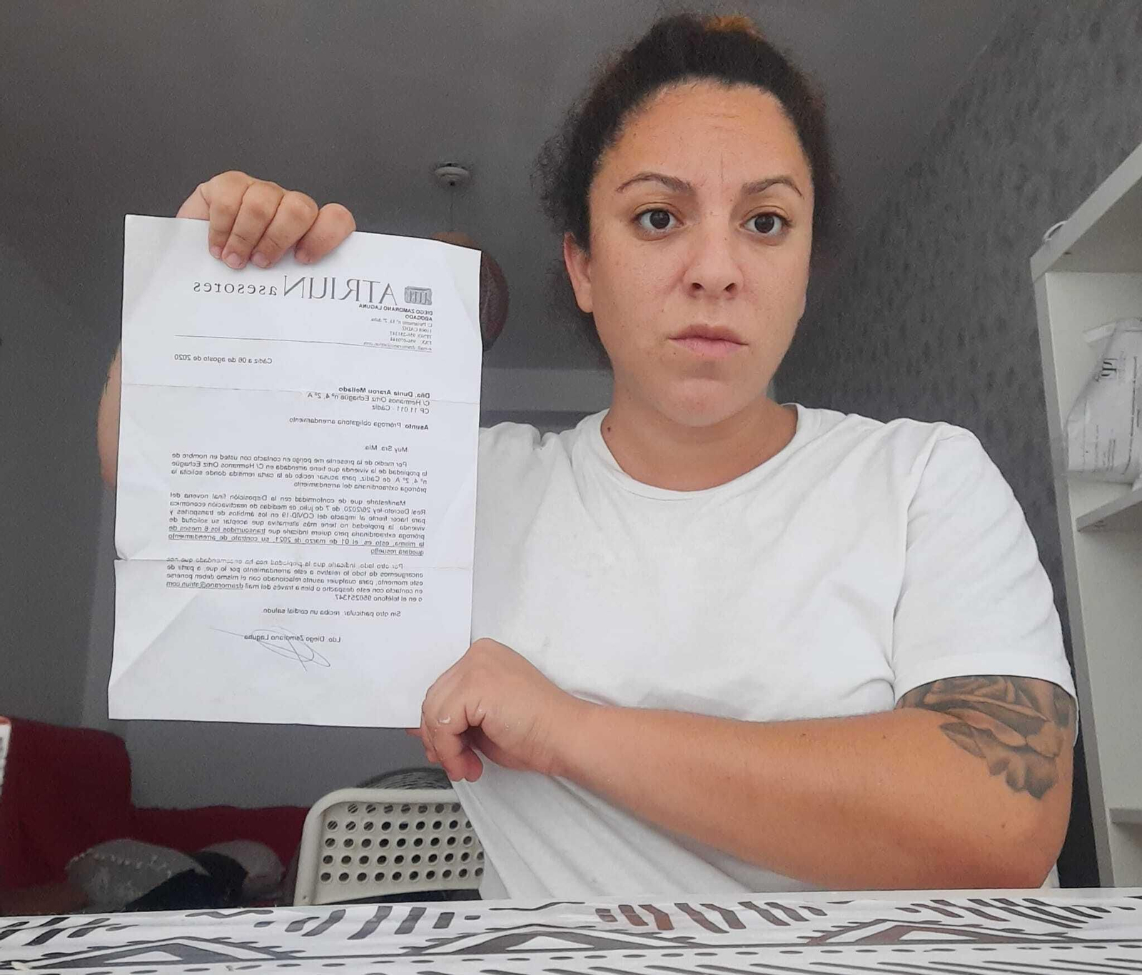 Dunia muestra la carta en la que la propiedad le concede una prórroga extraordinaria por el coronavirus, gracias a un decreto-ley.