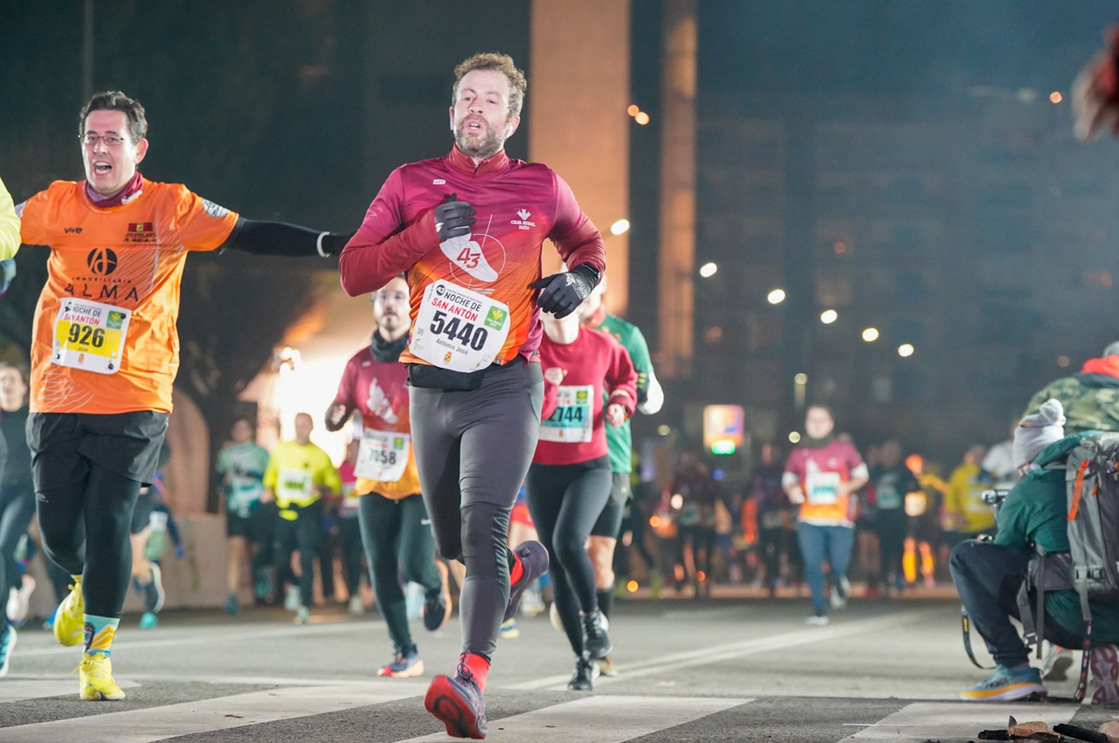 En imágenes: búscate en tu llegada a meta de la Carrera de San Antón 2026 (13)