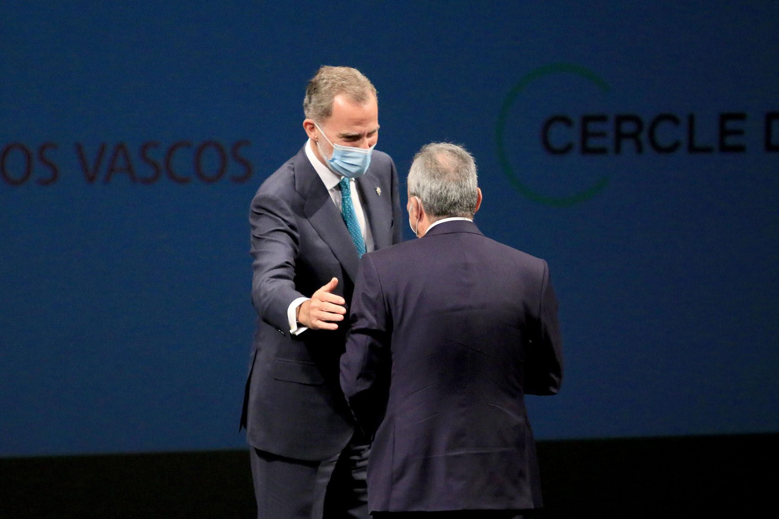 Fotogalería 'El Rey entrega el premio Reino de España a la Trayectora Empresarial a Paco Cosentino'