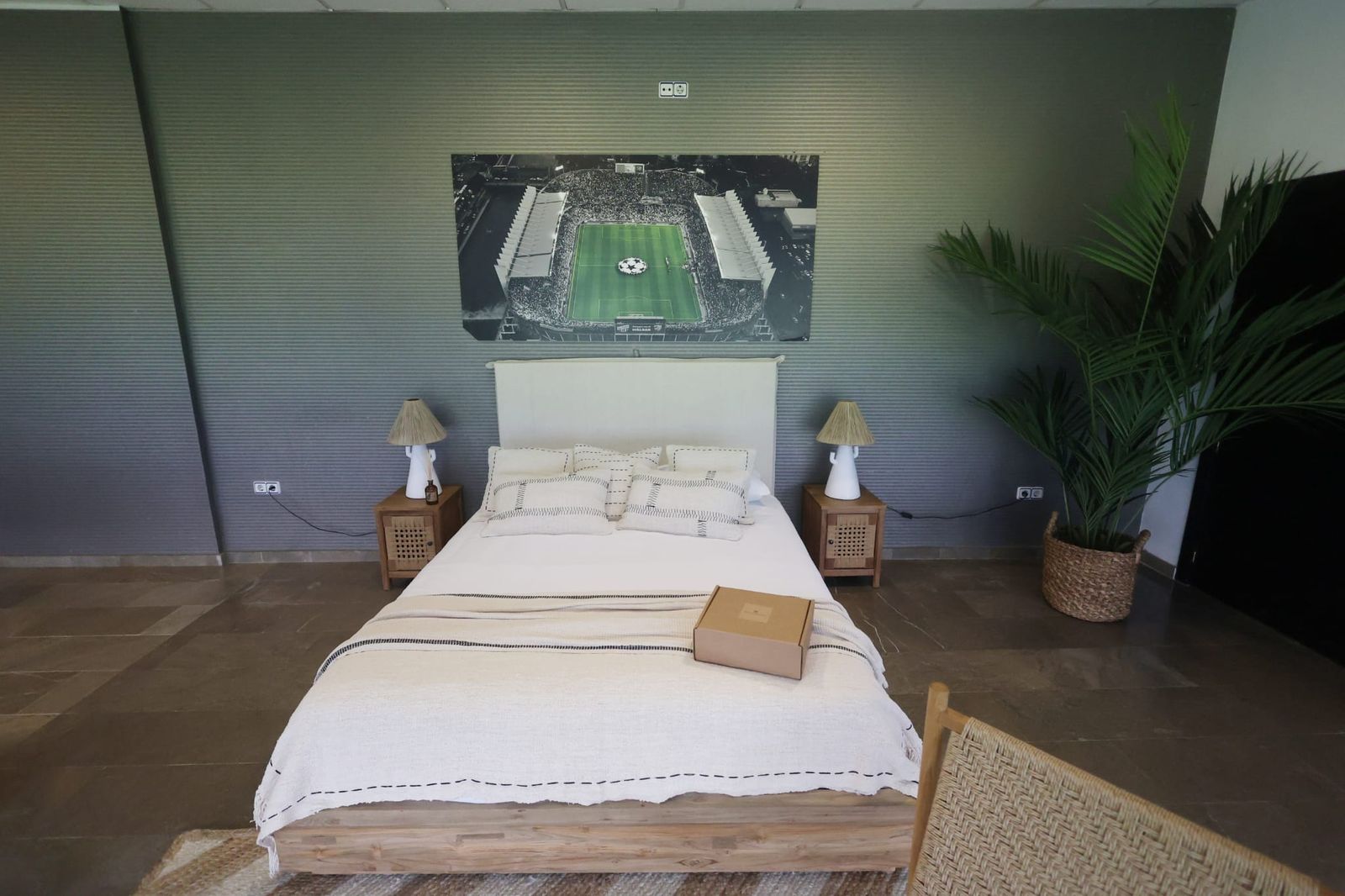 Así es la habitación para soñar en La Rosaleda