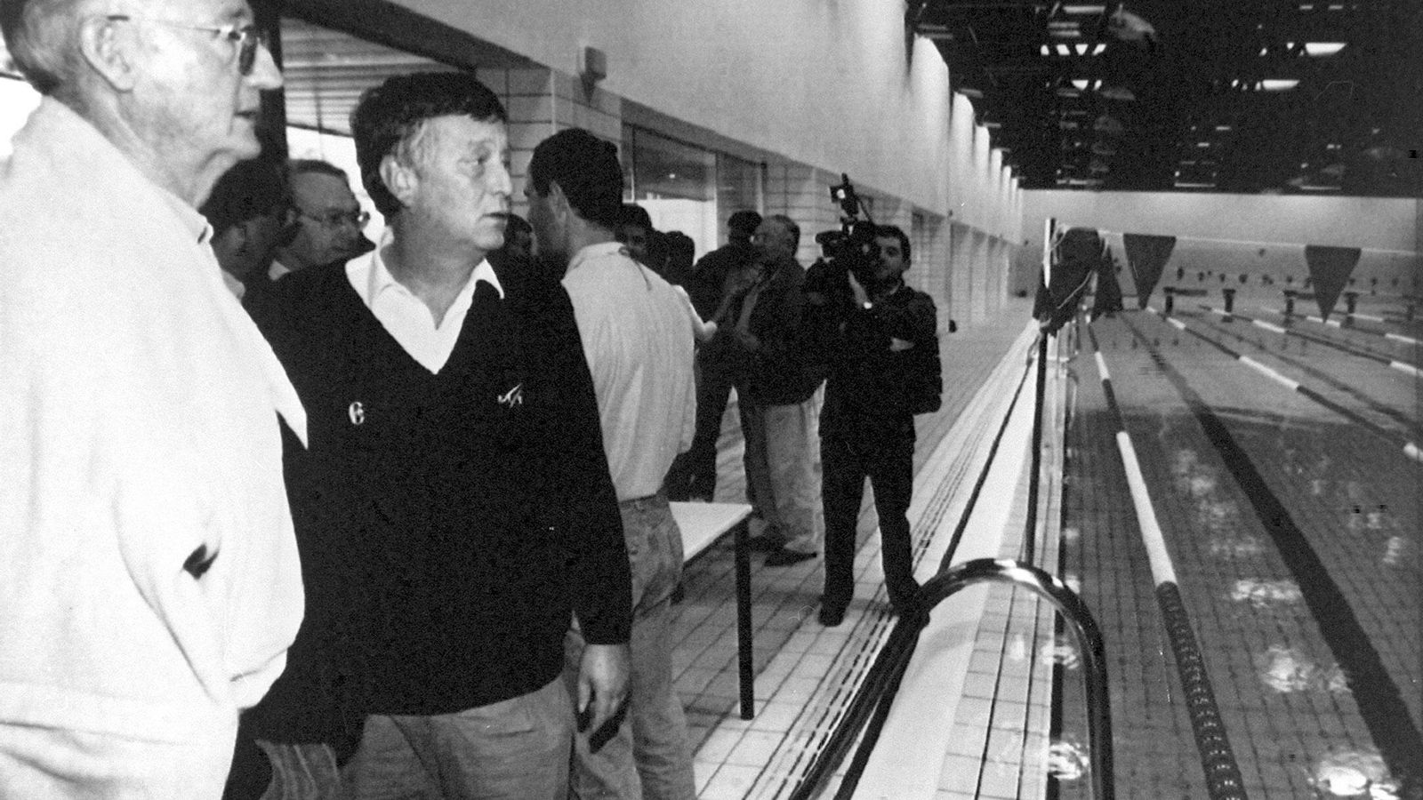 Gianfranco Kasper, secretario general de la FIS, visita el CAR de Sierra Nevada en 1994
