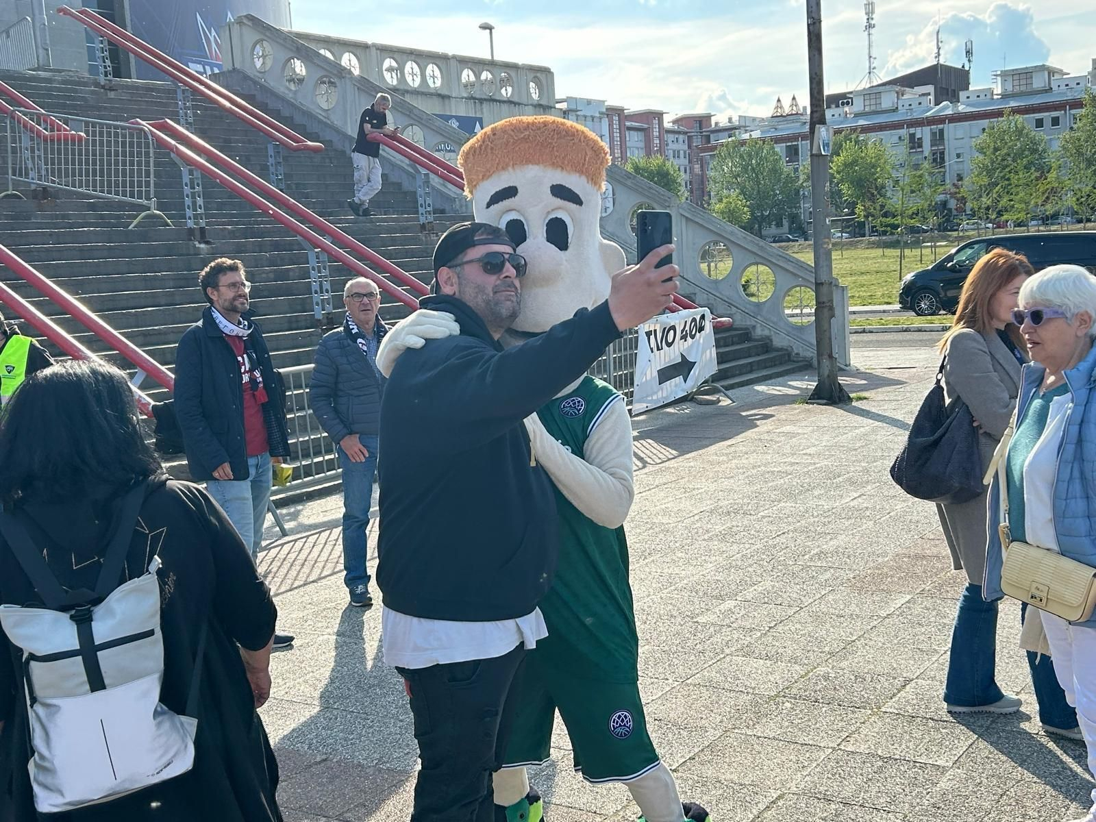 Búscate en las gradas del Belgrado Arena durante la Final Four de la BCL