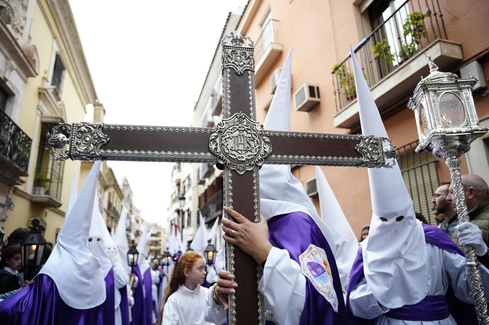 Jueves Santo en Lucena: Las imágenes de una jornada casi plena