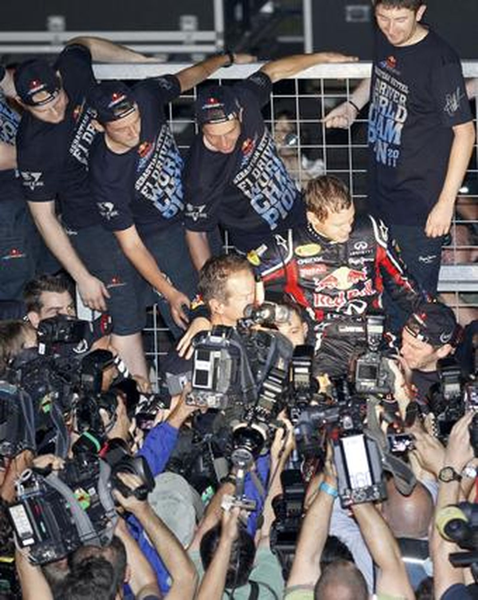 Sebastian Vettel gana en Suzuka su segundo mundial a cuatro carreras del final del campeonato. / Reuters