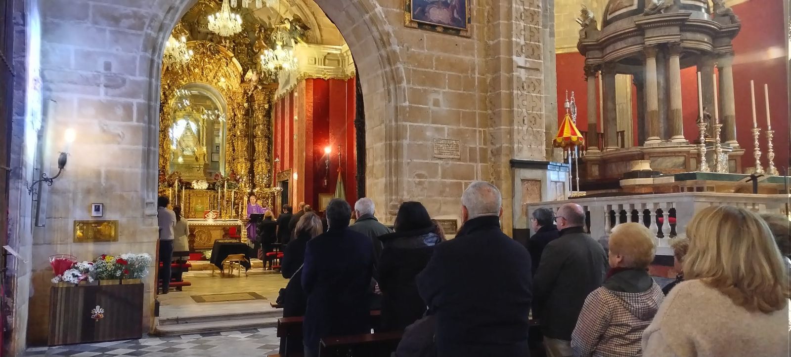 Una imagen del funeral celebrado en la Capilla de la Patrona de El Puerto.