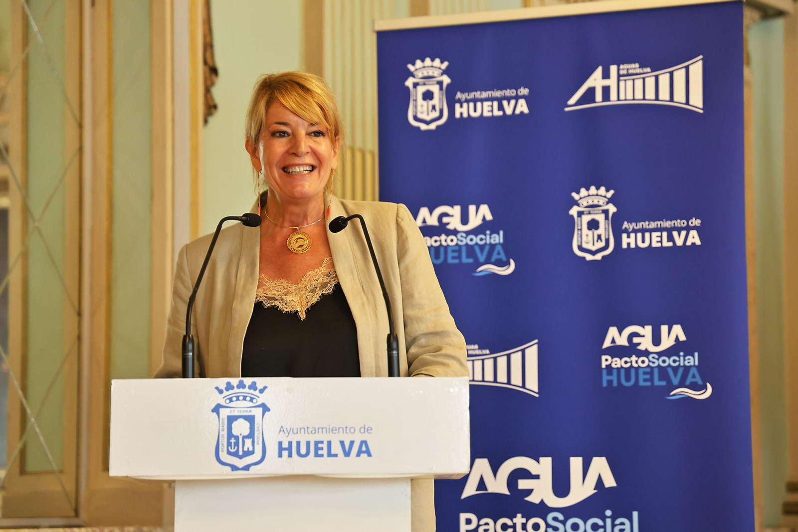 Imágenes de la presentación del Pacto Social por el Agua en Huelva