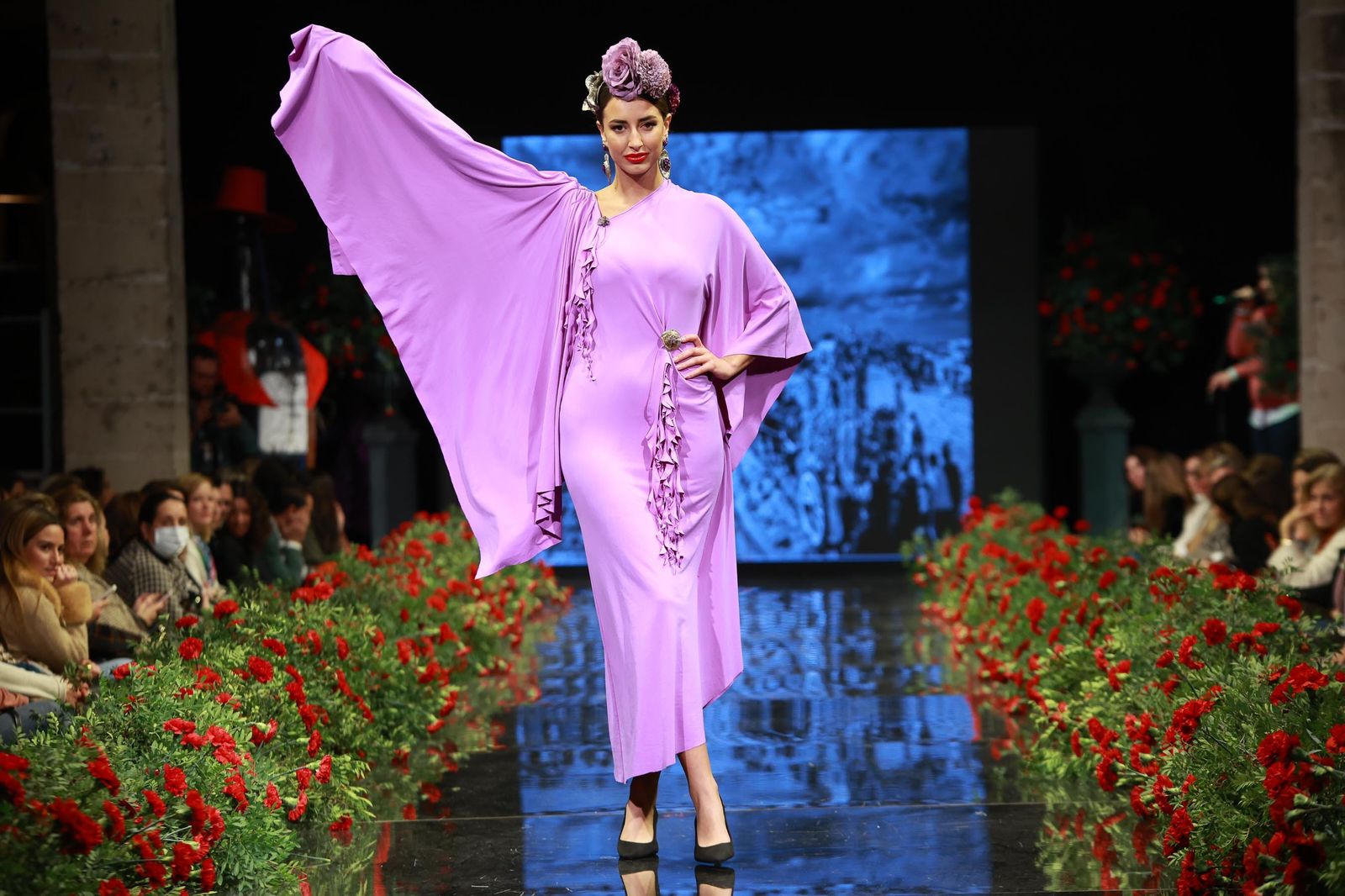 Desfile benéfico de la Hermandad del Rocío de Jerez en la Pasarela Flamenca Jerez Tío Pepe 2023