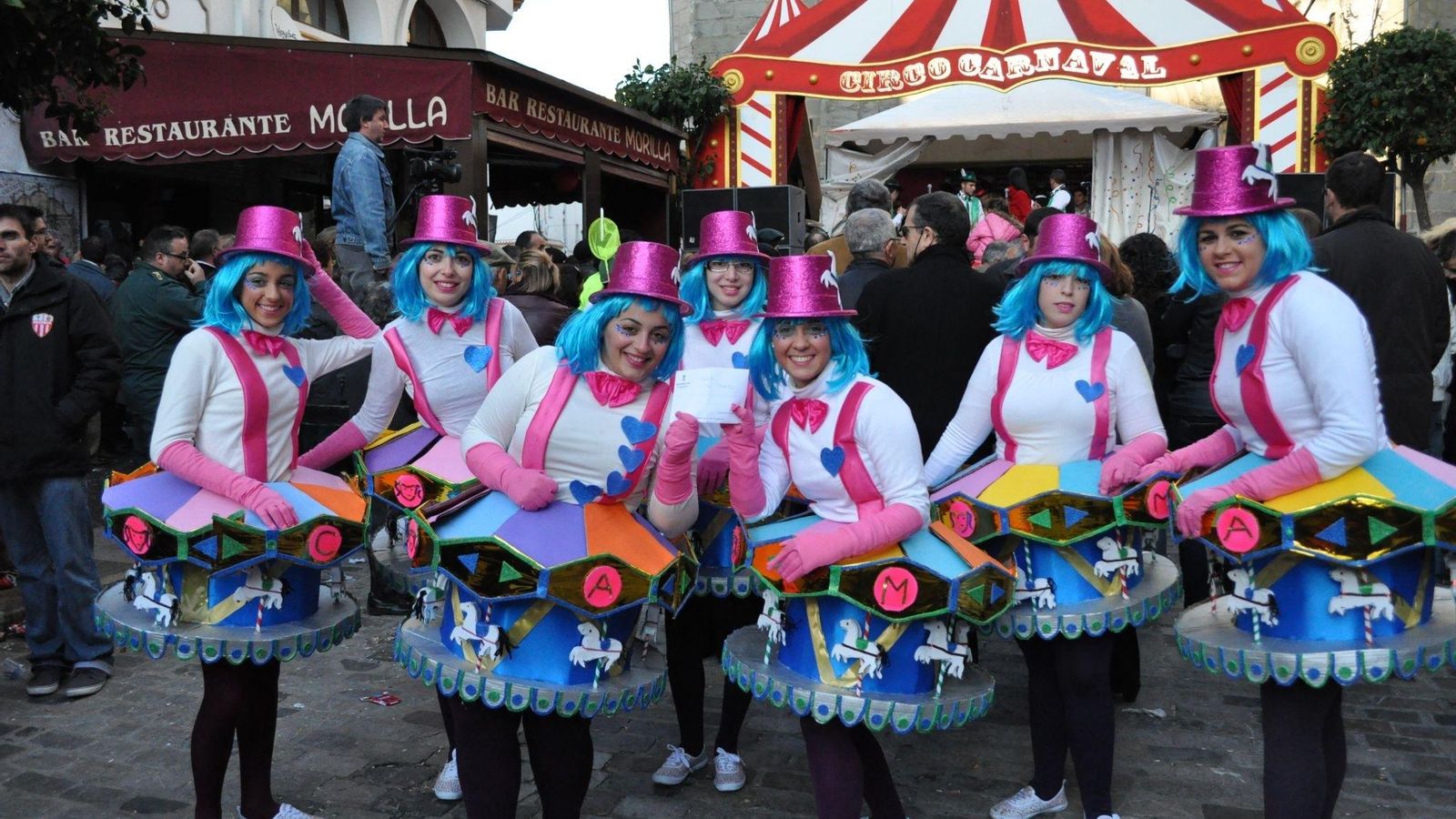 María Núñez con su grupo "El tiovivo" en 2013