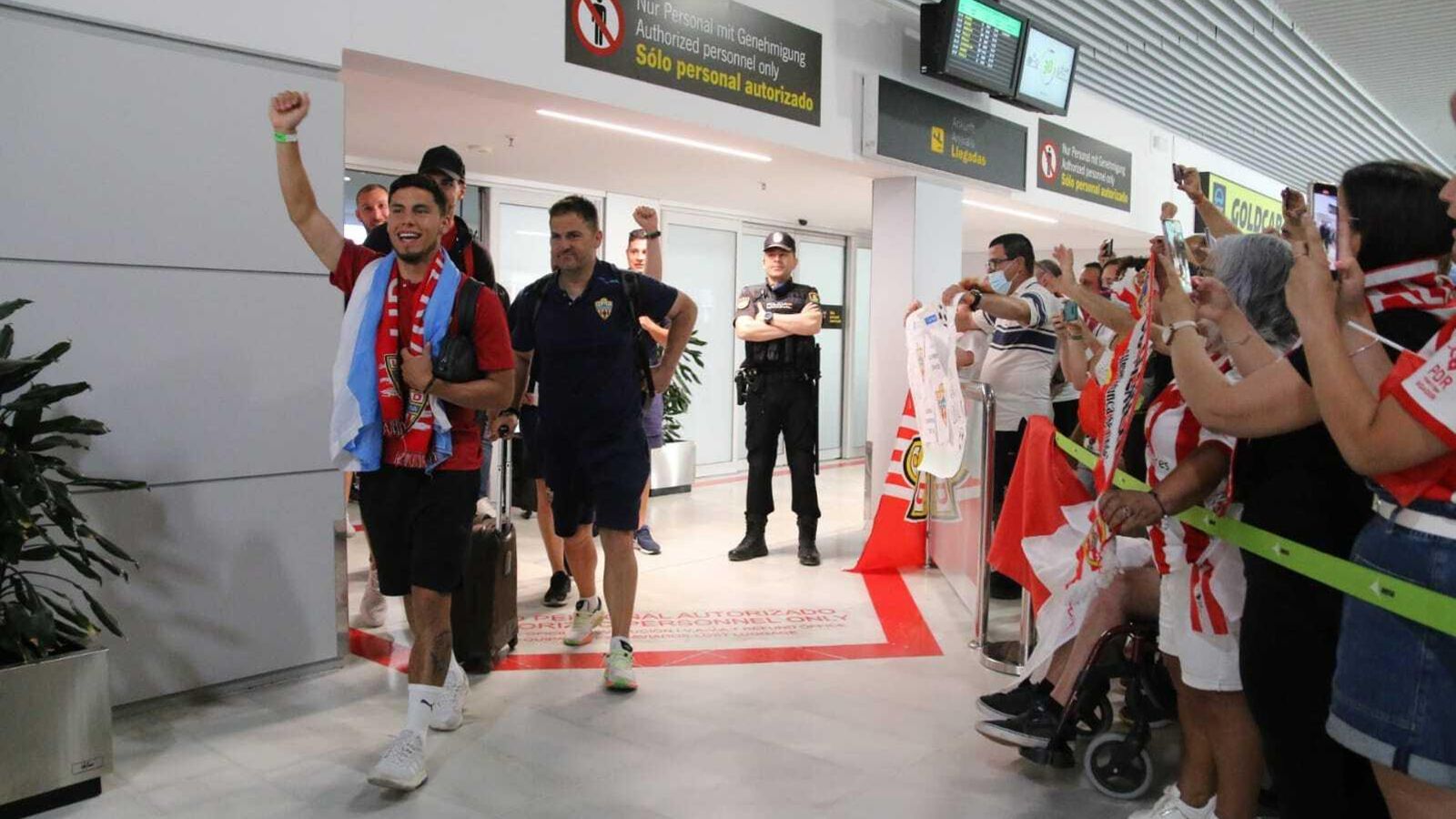 Por Robertone hay que abonarle 3 millones a Vélez para adquirir otro 30%