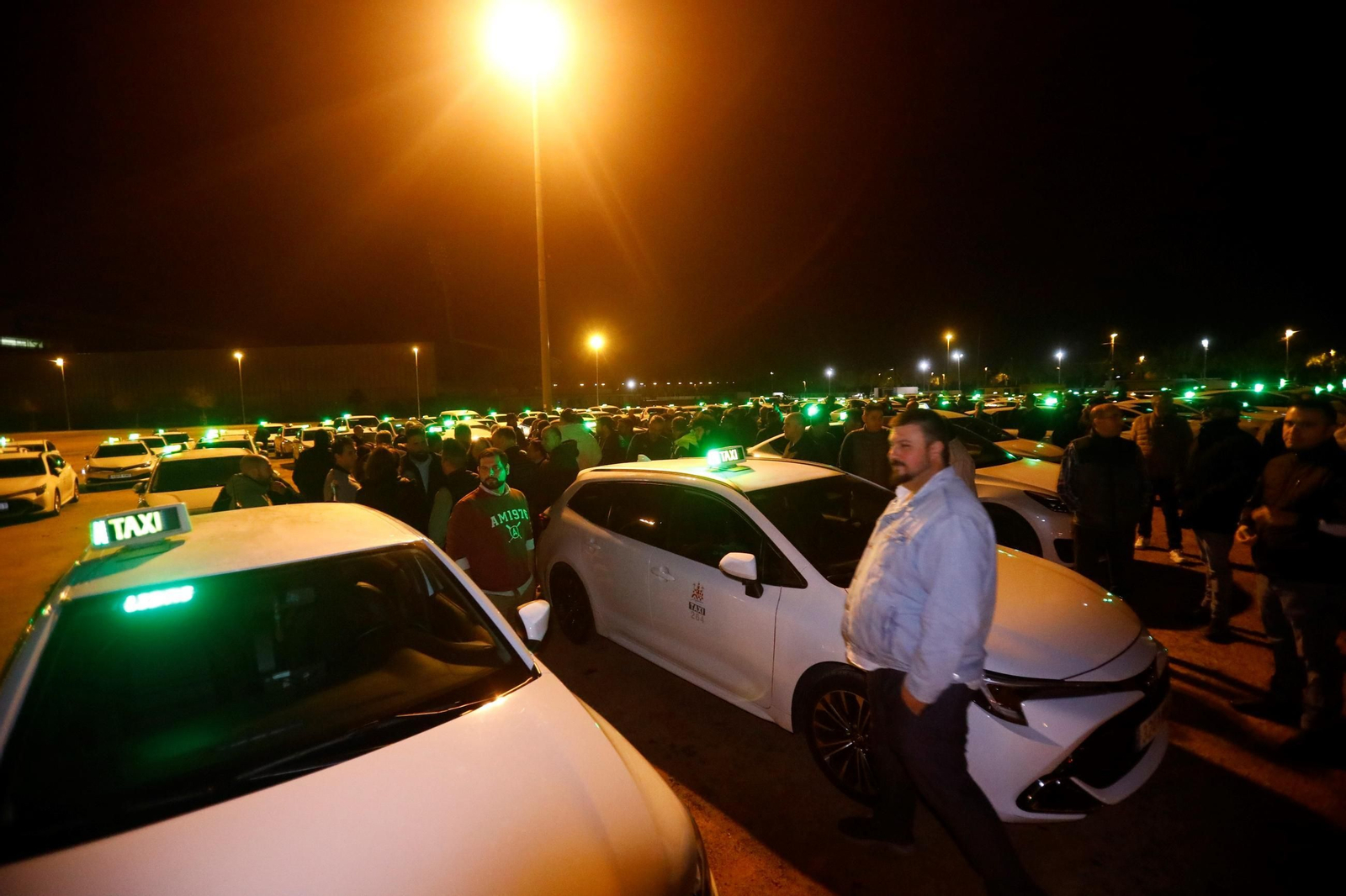 La protesta de los taxistas cordobeses contra las agresiones, en imágenes