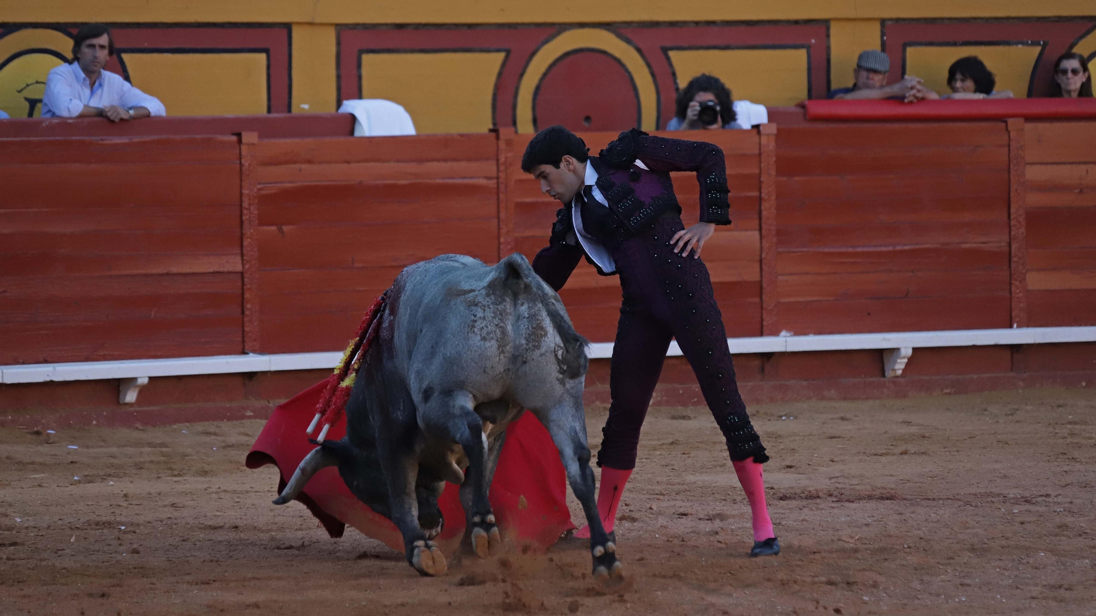 Fotos de la corrida del sábado de la Feria Taurina de Algeciras: Ferrera, Chacón y López Simón