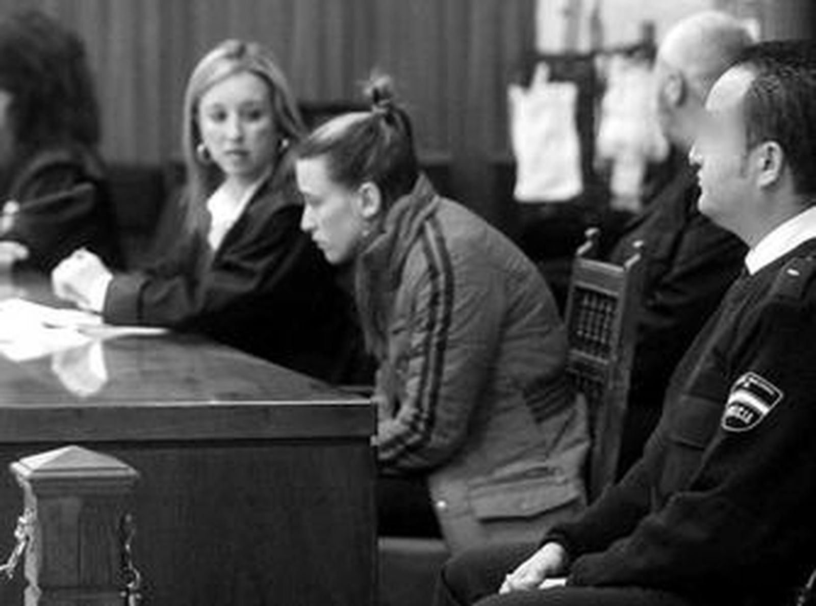 S. B. V., sentada en el banquillo de los acusados, antes de empezar el juicio el lunes.