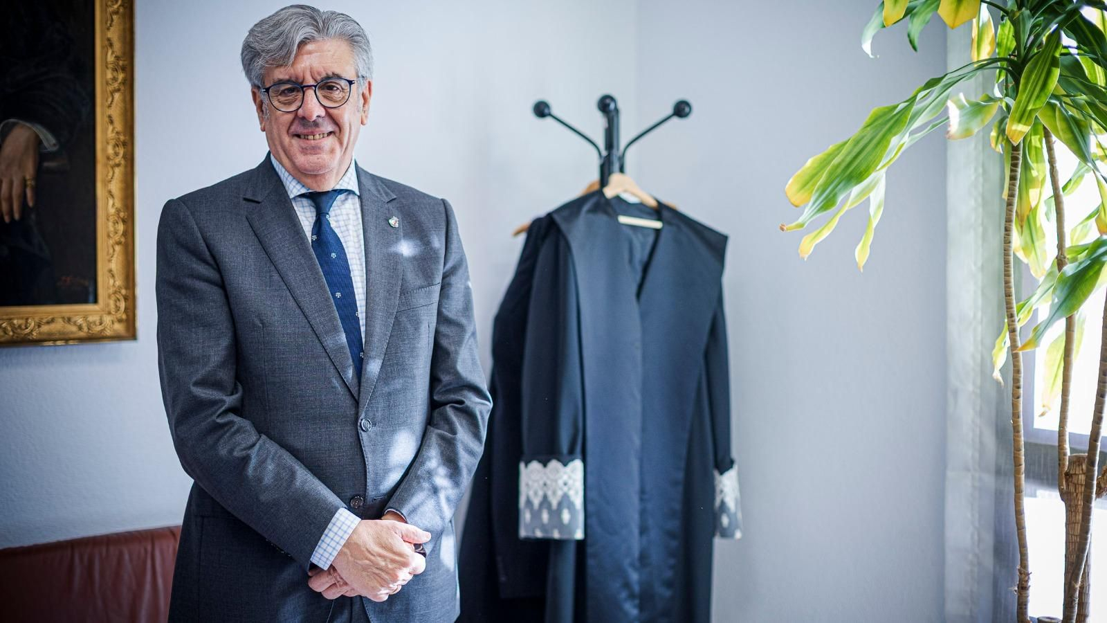 José Adolfo Baturone, en su despacho del Colegio de Abogados de Cádiz.