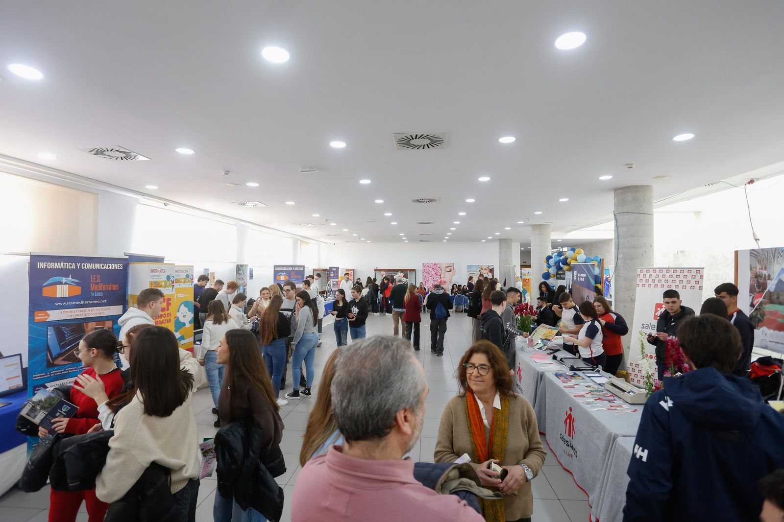 Las fotos de la XIII Feria de Ciclos Formativos Campo de Gibraltar en el Palacio de Congresos de La Línea