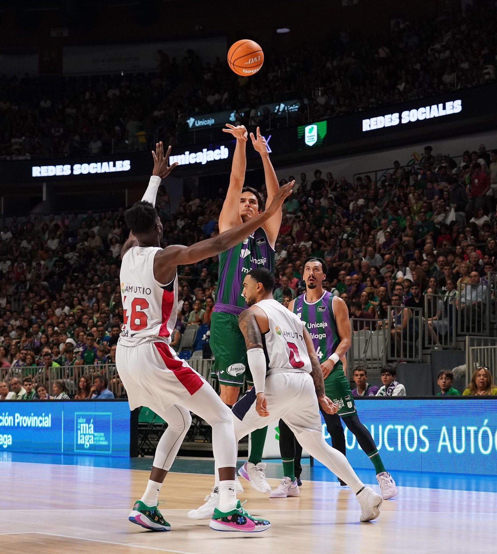 El Unicaja - Baskonia, en fotos